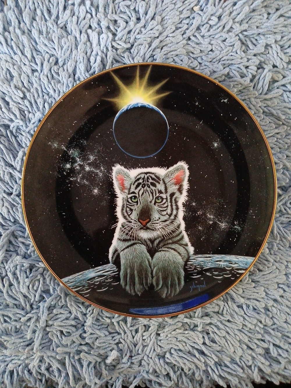 Royal Doulton White Tiger Space Art Decorative Collectible Plate MA 3705